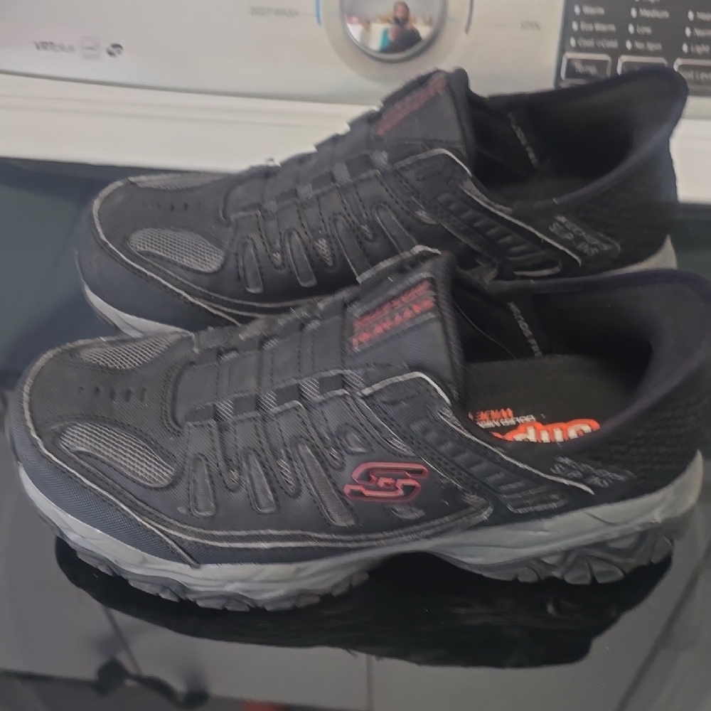 Skechers Men's Black and Red Athletic Shoes